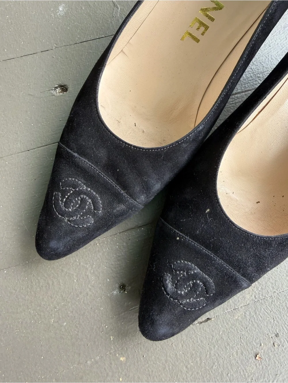 CHANEL classic pointed